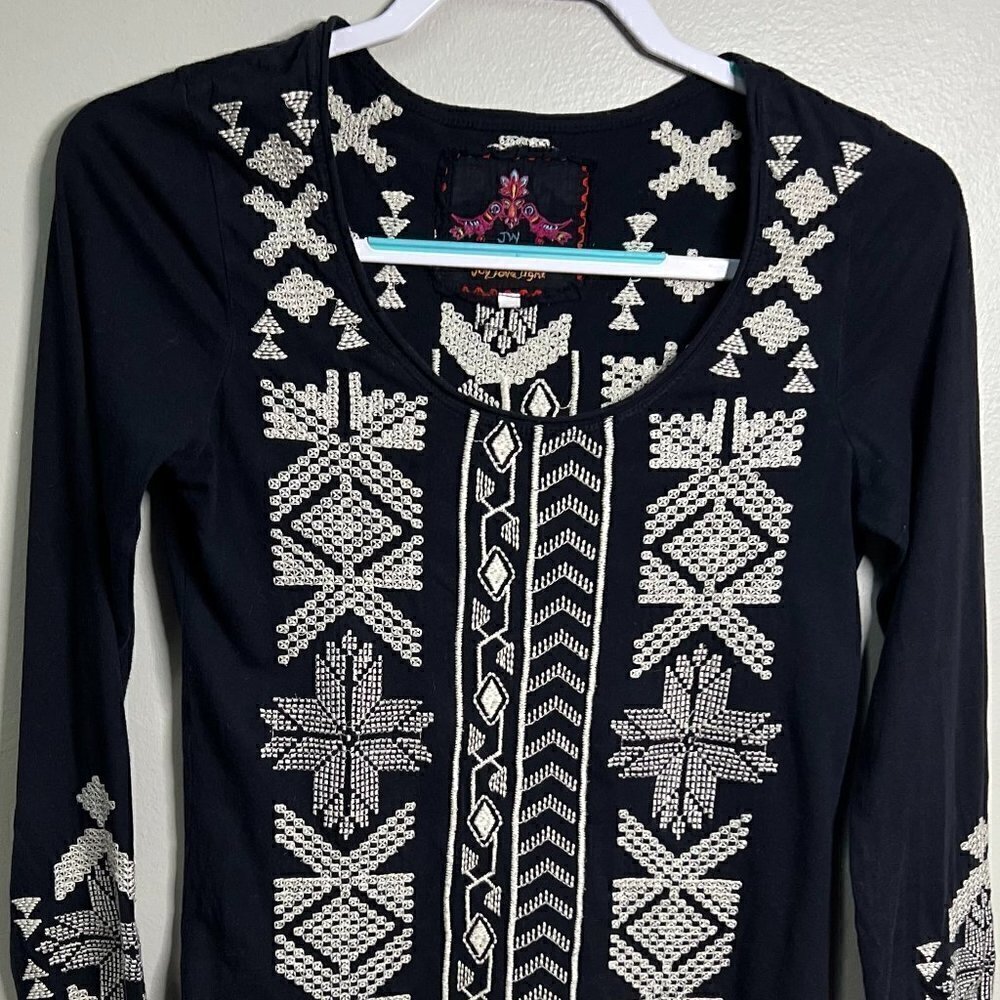 Johnny Was Navy & White Cotton Embroidered LS Top Size S
